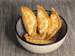 Smażone pierożki gyoza z kaczką	