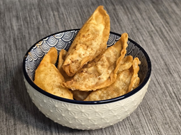 Smażone pierożki gyoza z jabłkiem i cynamonem